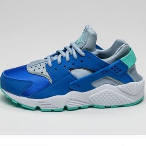 NIKE AIR HUARACHE RUN